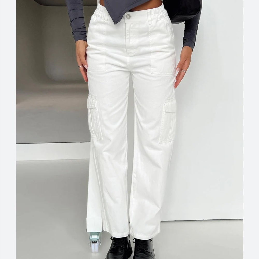 NWOT Princess Polly Pawley white denim cargo pants.